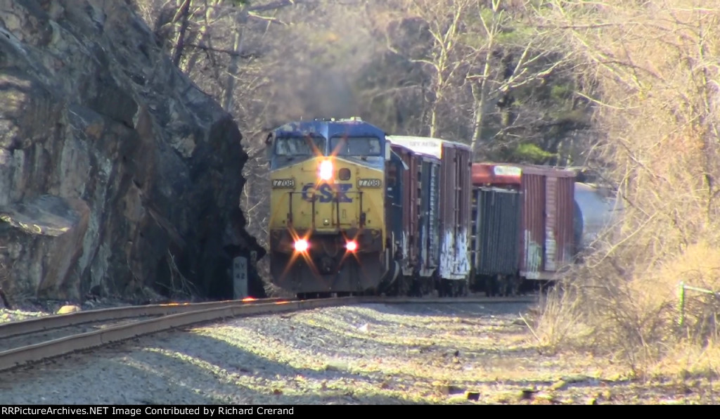 CSX Q433 Passing Milepost 42